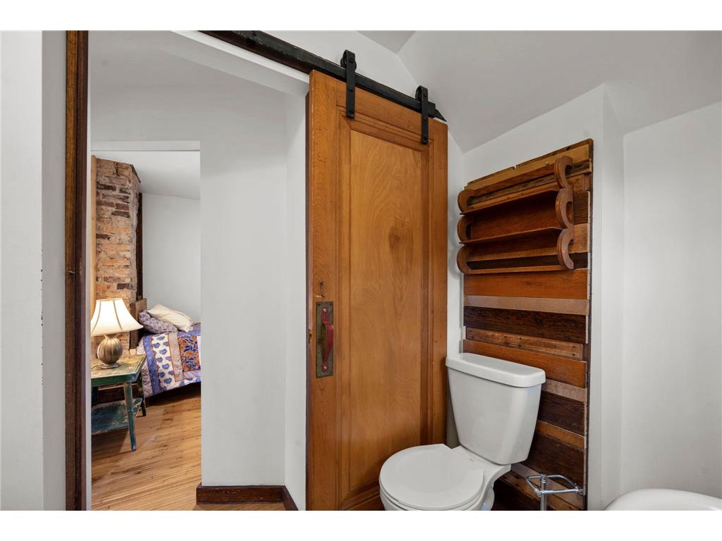 194 Logan Avenue N Minneapolis MN 55405 7068791 image37