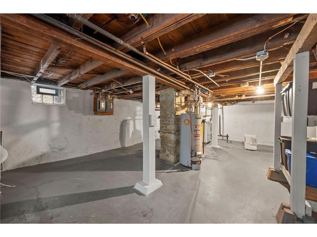 194 Logan Avenue N Minneapolis MN 55405 7068791 image39