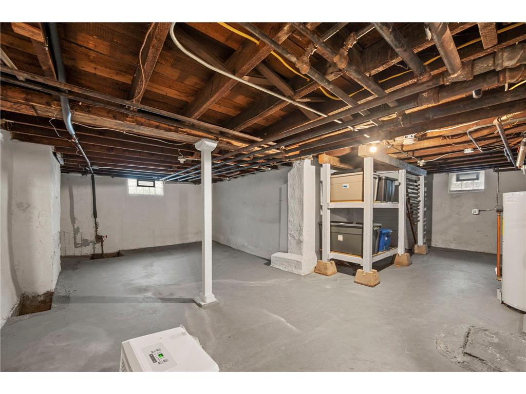 194 Logan Avenue N Minneapolis MN 55405 7068791 image41