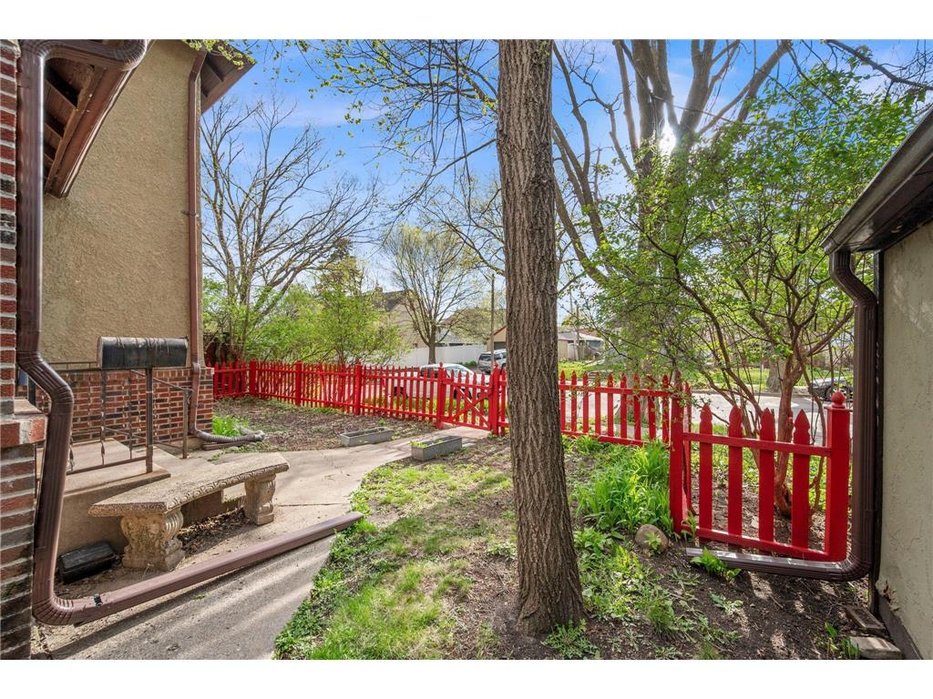 194 Logan Avenue N Minneapolis MN 55405 7068791 image55