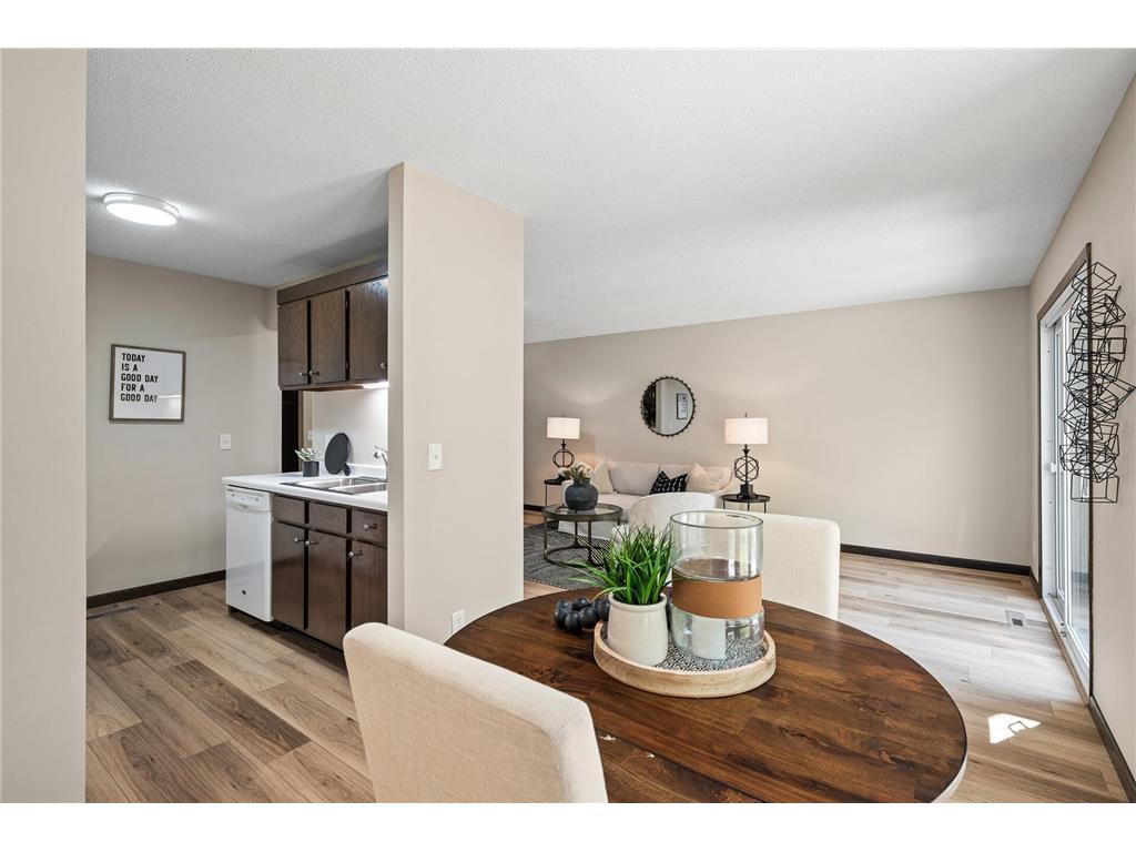 1940 Dupont Avenue S Minneapolis MN 55403 7000485 image11