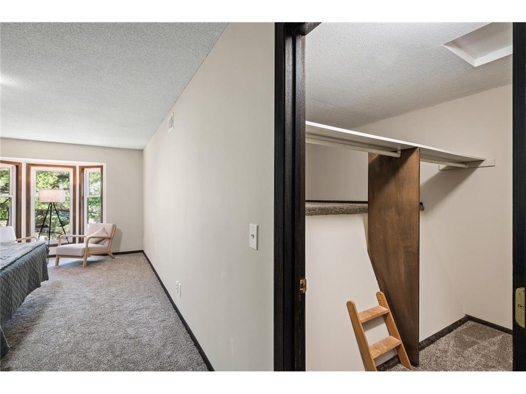 1940 Dupont Avenue S Minneapolis MN 55403 7000485 image18