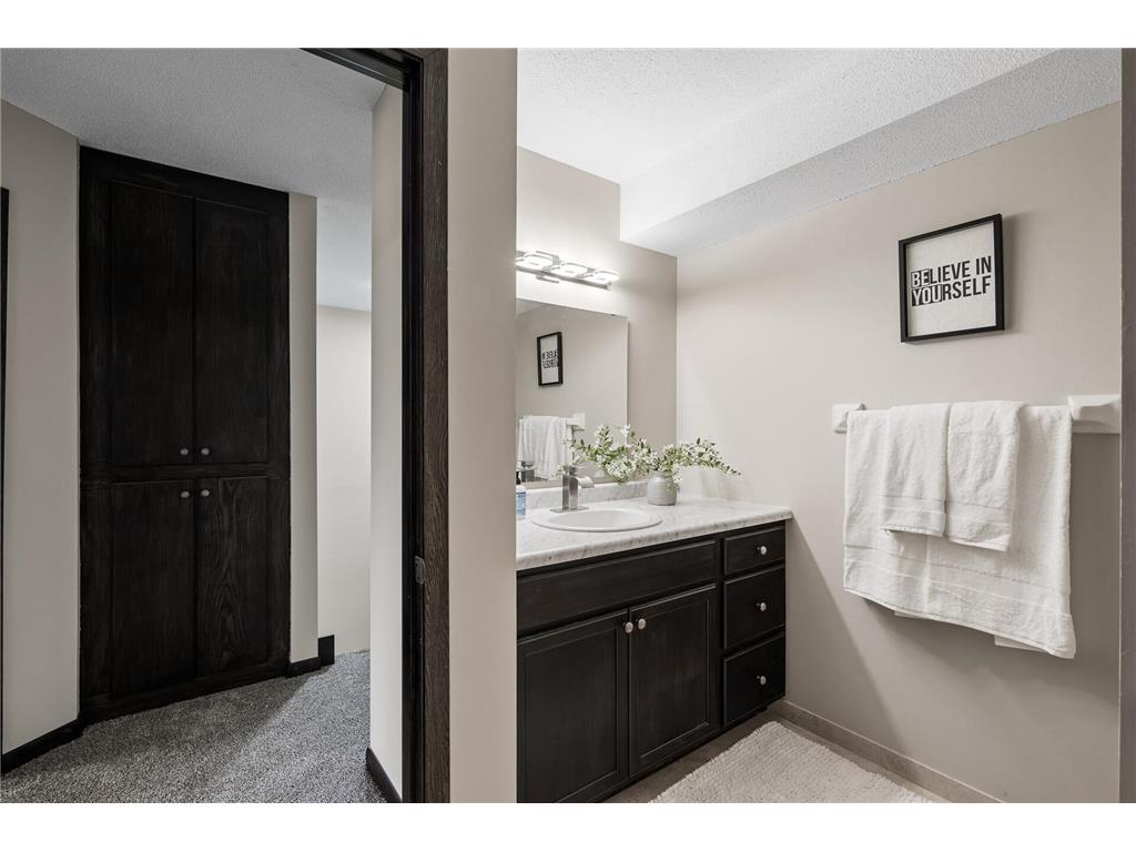 1940 Dupont Avenue S Minneapolis MN 55403 7000485 image20