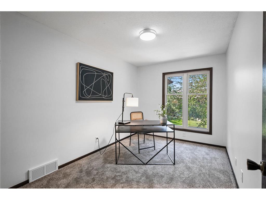 1940 Dupont Avenue S Minneapolis MN 55403 7000485 image23