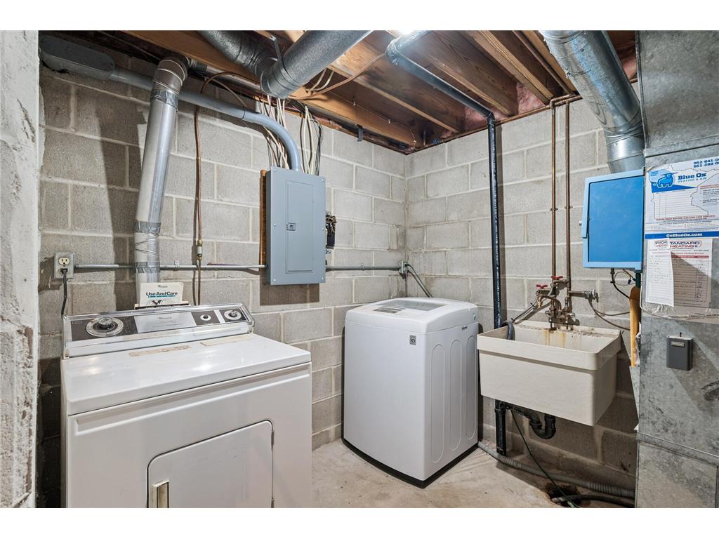 1940 Dupont Avenue S Minneapolis MN 55403 7000485 image25