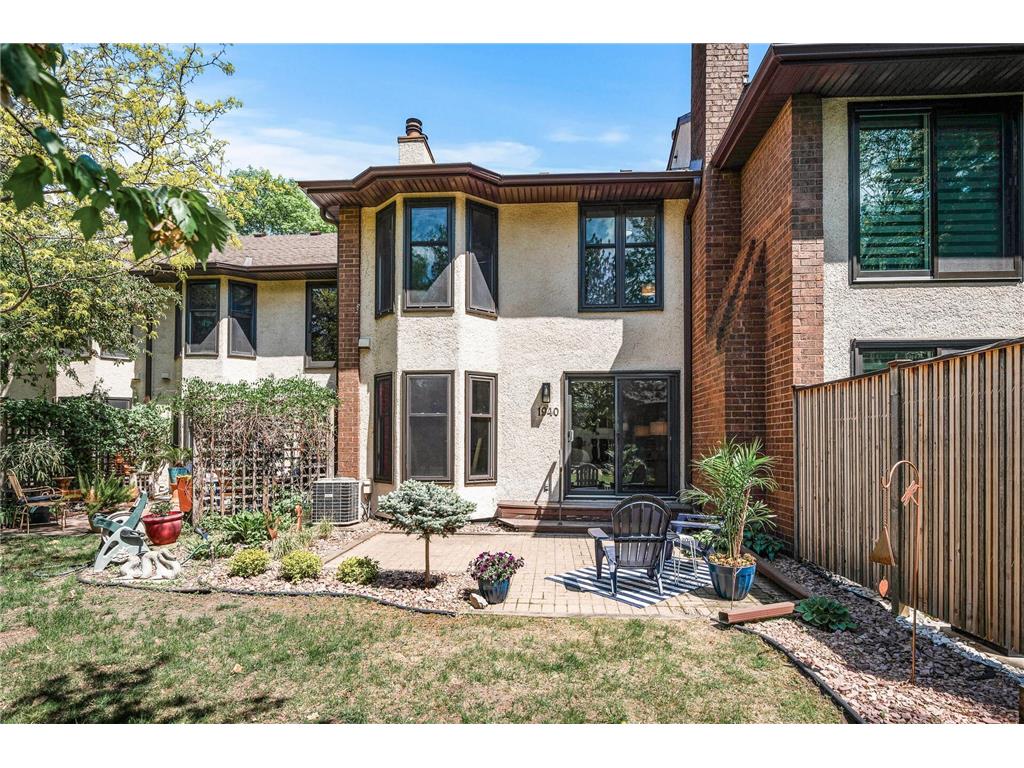 1940 Dupont Avenue S Minneapolis MN 55403 7000485 image27