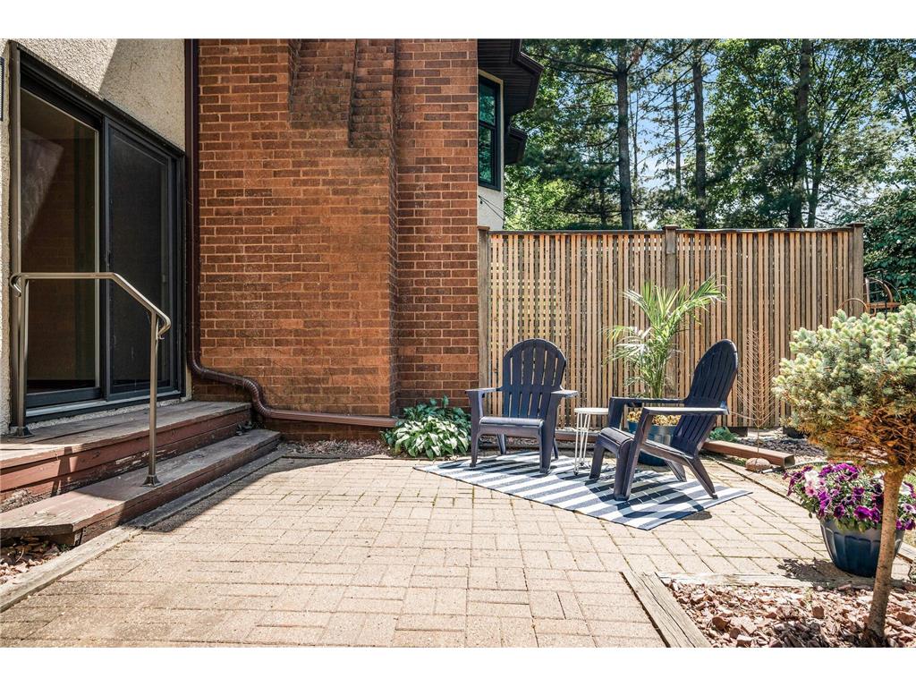 1940 Dupont Avenue S Minneapolis MN 55403 7000485 image30