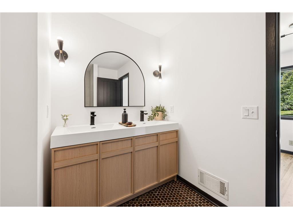 1940 Hunter Lane Mendota Heights MN 55118 7076755 image56