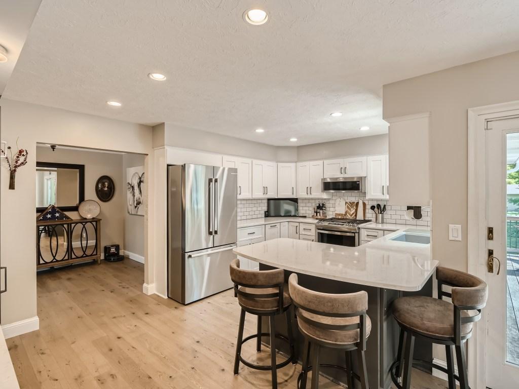 1942 Margaret Street N North Saint Paul MN 55109 6427048 image1