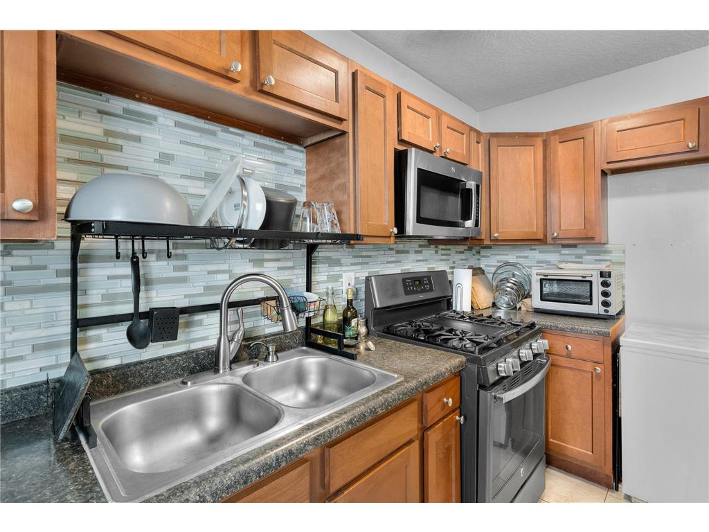1942 Oliver Avenue N Minneapolis MN 55411 7008902 image16