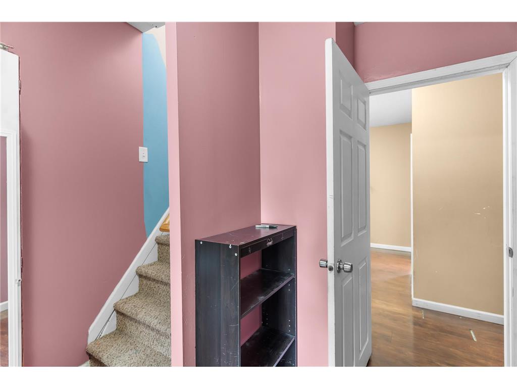 1942 Oliver Avenue N Minneapolis MN 55411 7008902 image23