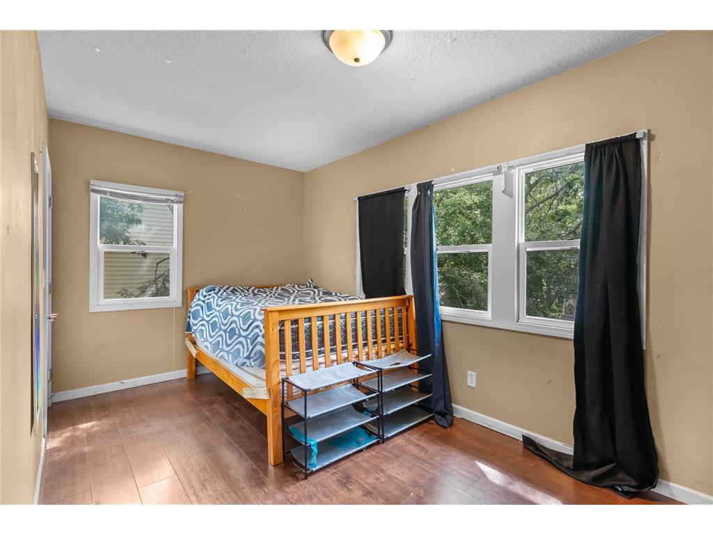 1942 Oliver Avenue N Minneapolis MN 55411 7008902 image24