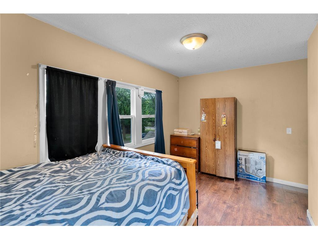 1942 Oliver Avenue N Minneapolis MN 55411 7008902 image25