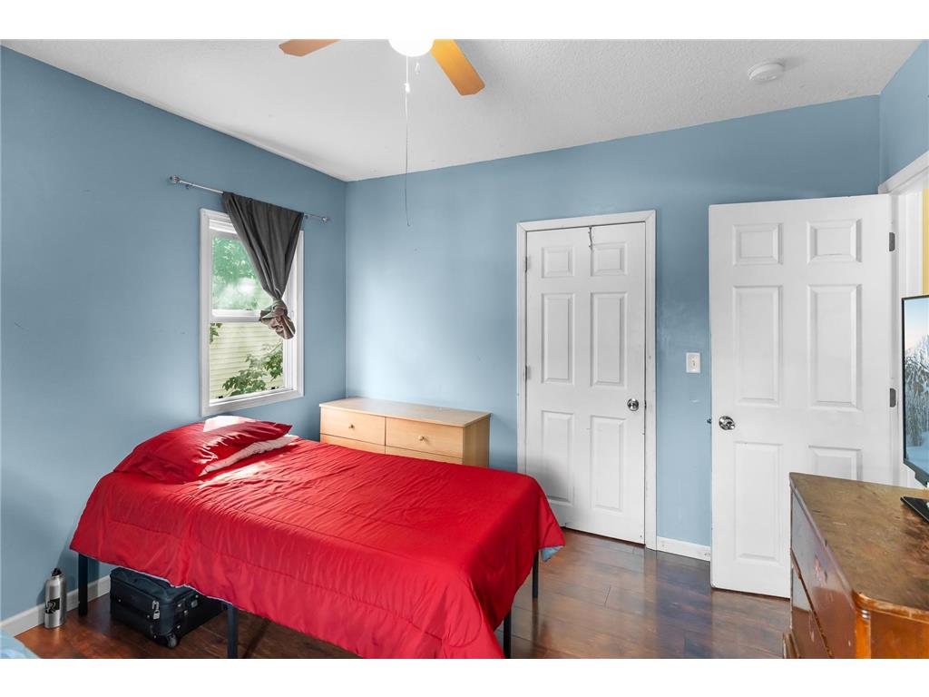 1942 Oliver Avenue N Minneapolis MN 55411 7008902 image27