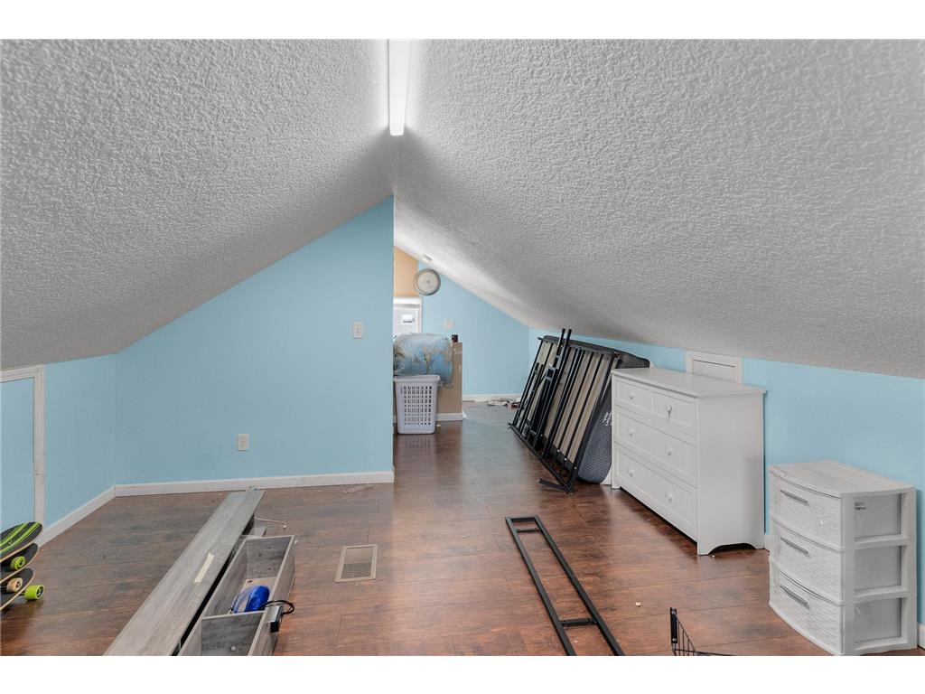 1942 Oliver Avenue N Minneapolis MN 55411 7008902 image29