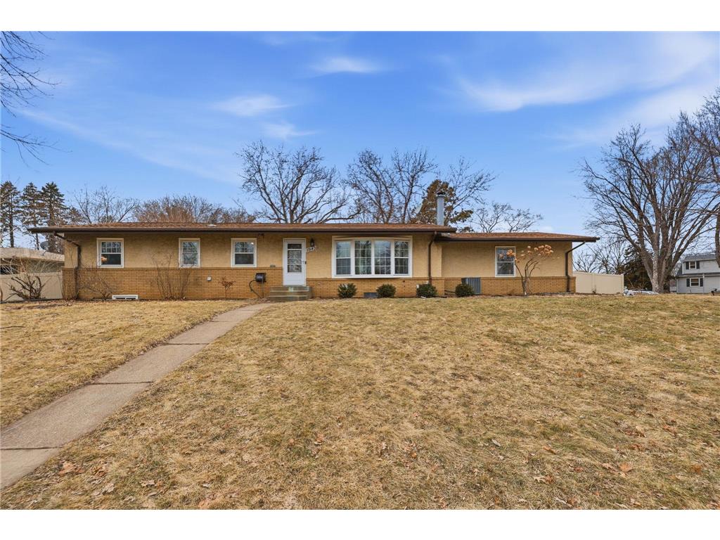 1943 Oak Knoll Drive White Bear Lake MN 55110 7022699 image1