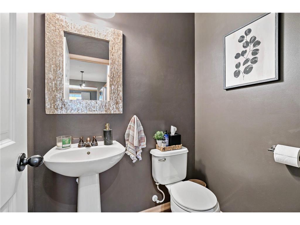 1944 Commonwealth Boulevard #4 Chanhassen MN 55317 7026071 image17