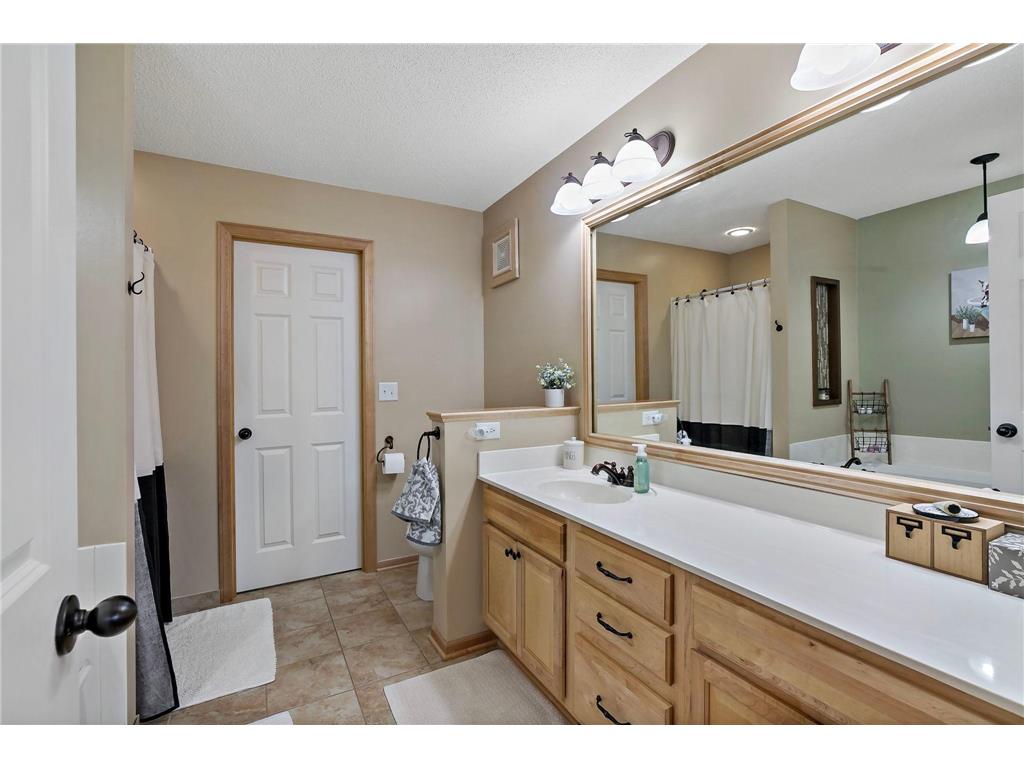 1944 Commonwealth Boulevard #4 Chanhassen MN 55317 7026071 image24