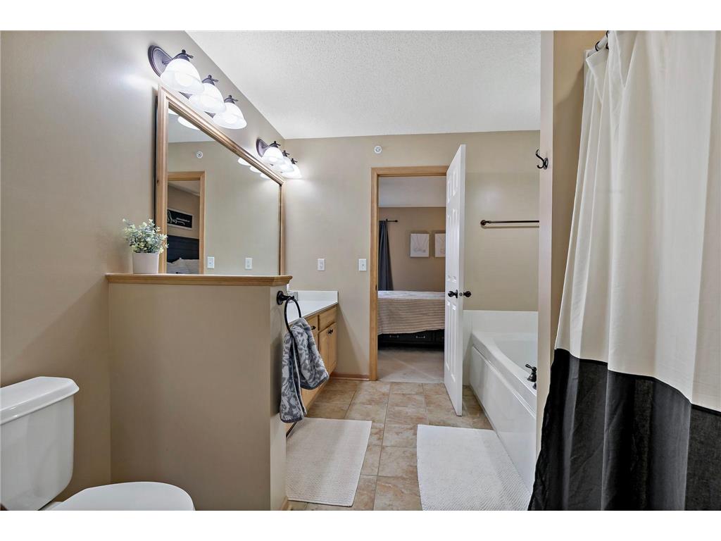 1944 Commonwealth Boulevard #4 Chanhassen MN 55317 7026071 image25