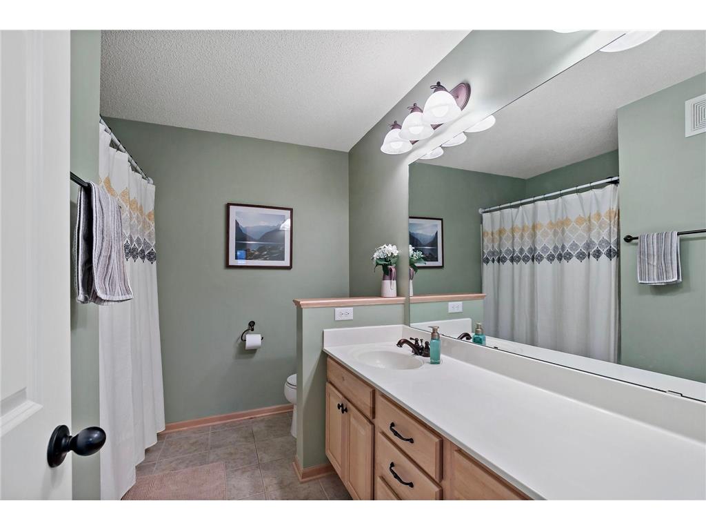 1944 Commonwealth Boulevard #4 Chanhassen MN 55317 7026071 image30