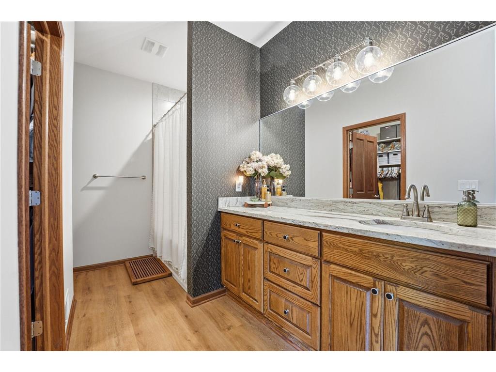 1945 Division Street N North Saint Paul MN 55109 7086605 image16
