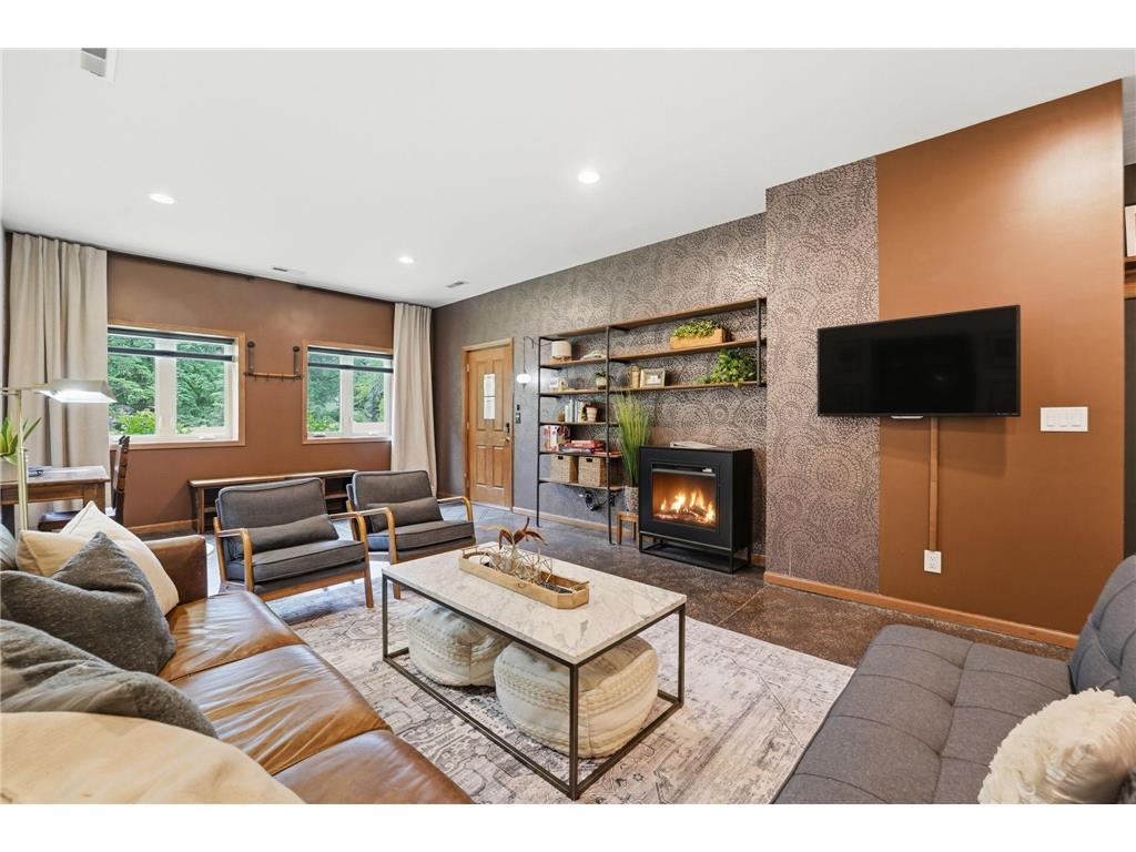 1945 Division Street N North Saint Paul MN 55109 7086605 image24