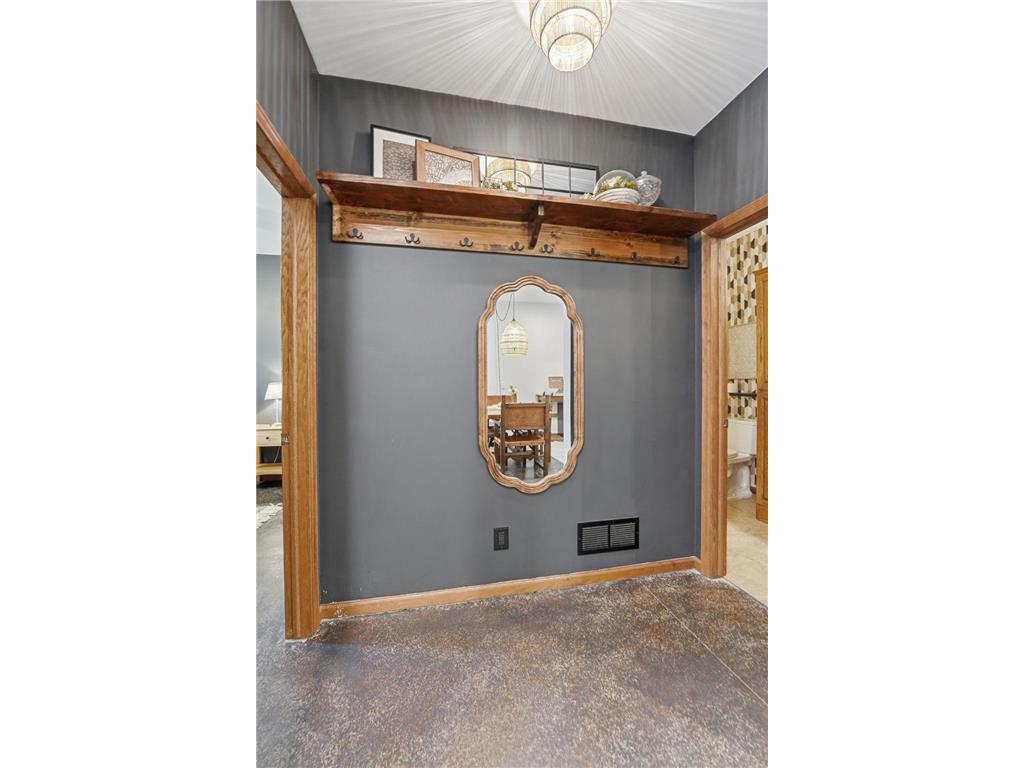 1945 Division Street N North Saint Paul MN 55109 7086605 image32