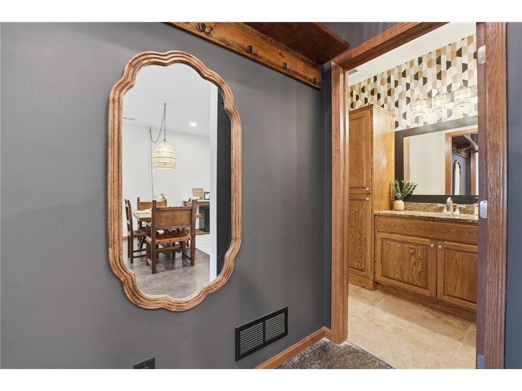 1945 Division Street N North Saint Paul MN 55109 7086605 image36