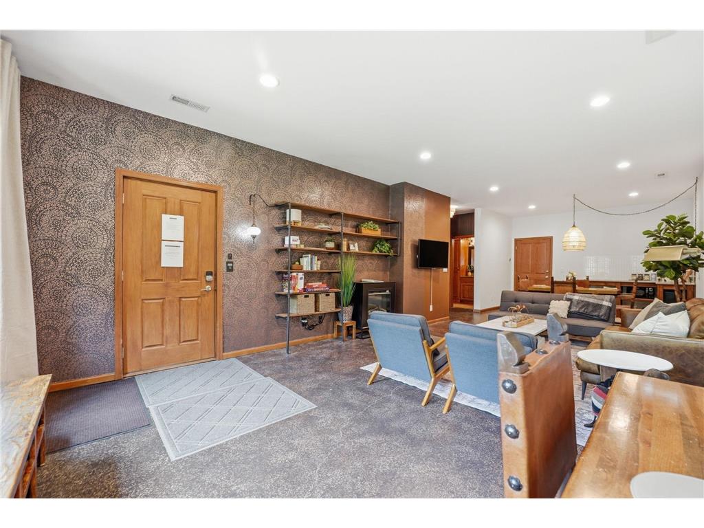 1945 Division Street N North Saint Paul MN 55109 7086605 image38