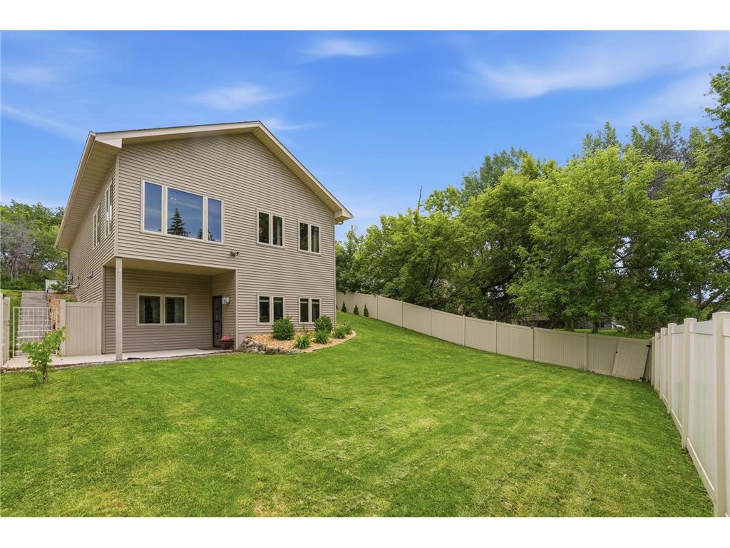1945 Division Street N North Saint Paul MN 55109 7086605 image44