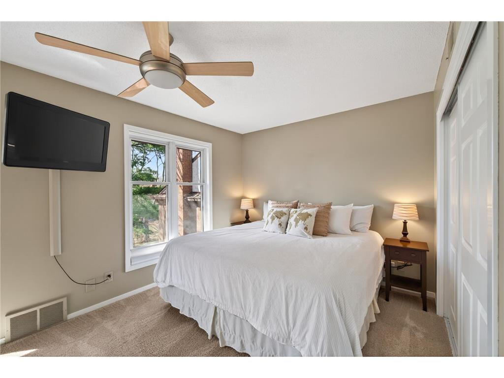 1946 Dupont Avenue S Minneapolis MN 55403 7042614 image14