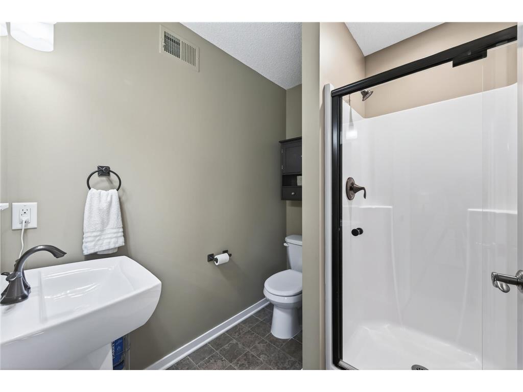 1946 Dupont Avenue S Minneapolis MN 55403 7042614 image17