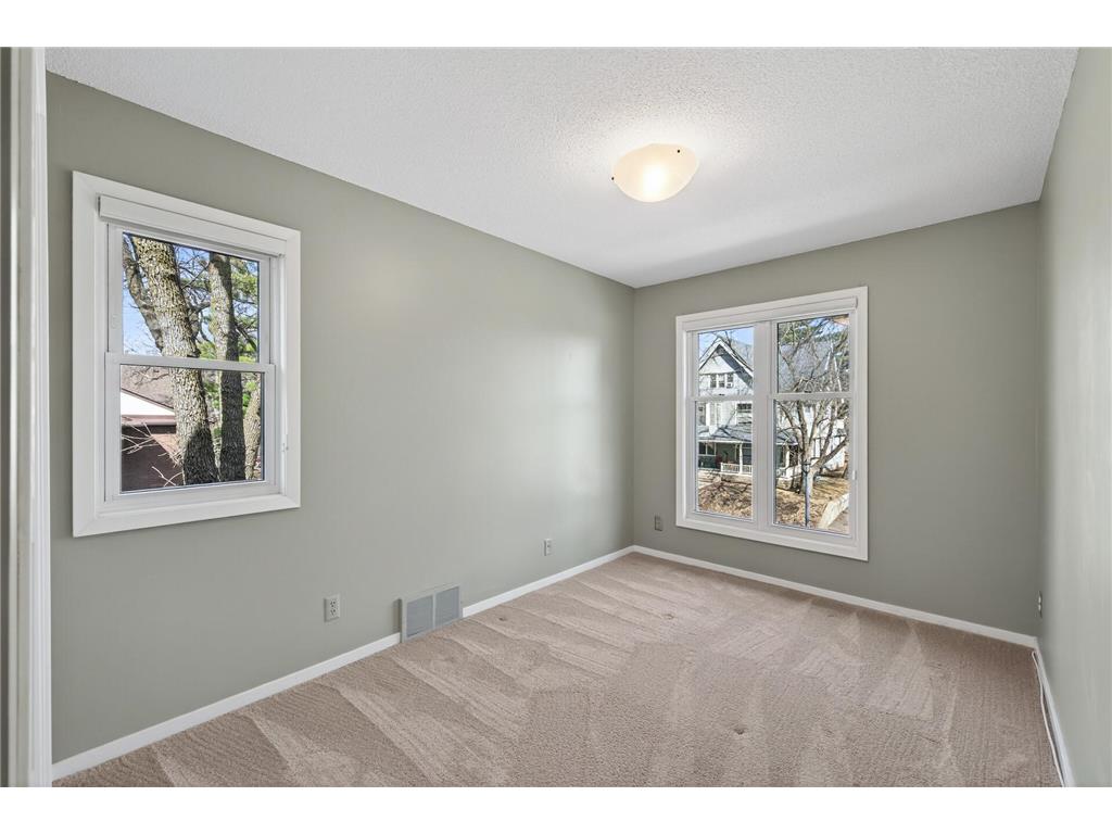 1946 Dupont Avenue S Minneapolis MN 55403 7042614 image20