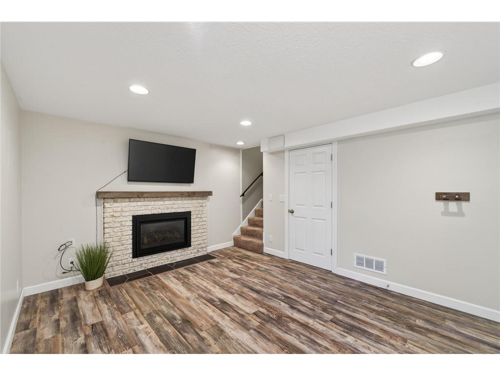 1946 Dupont Avenue S Minneapolis MN 55403 7042614 image23