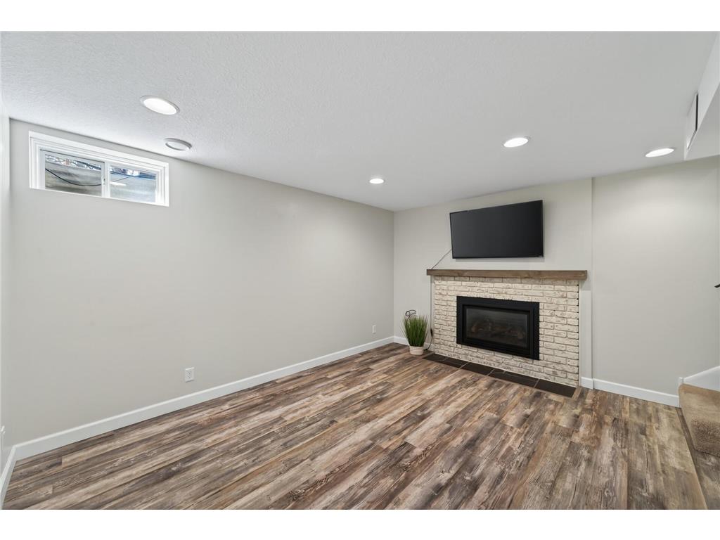 1946 Dupont Avenue S Minneapolis MN 55403 7042614 image24