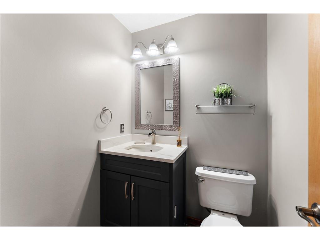 1946 Lochaven Alcove Woodbury MN 55125 7107162 image17