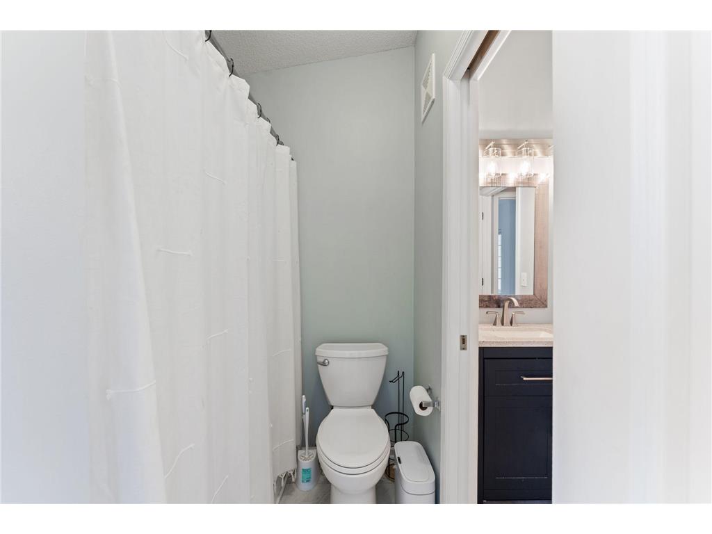 1948 Mainstreet Hopkins MN 55343 7009509 image24