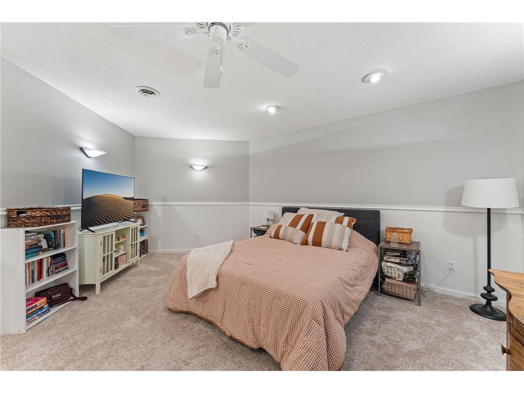 1948 Mainstreet Hopkins MN 55343 7009509 image25