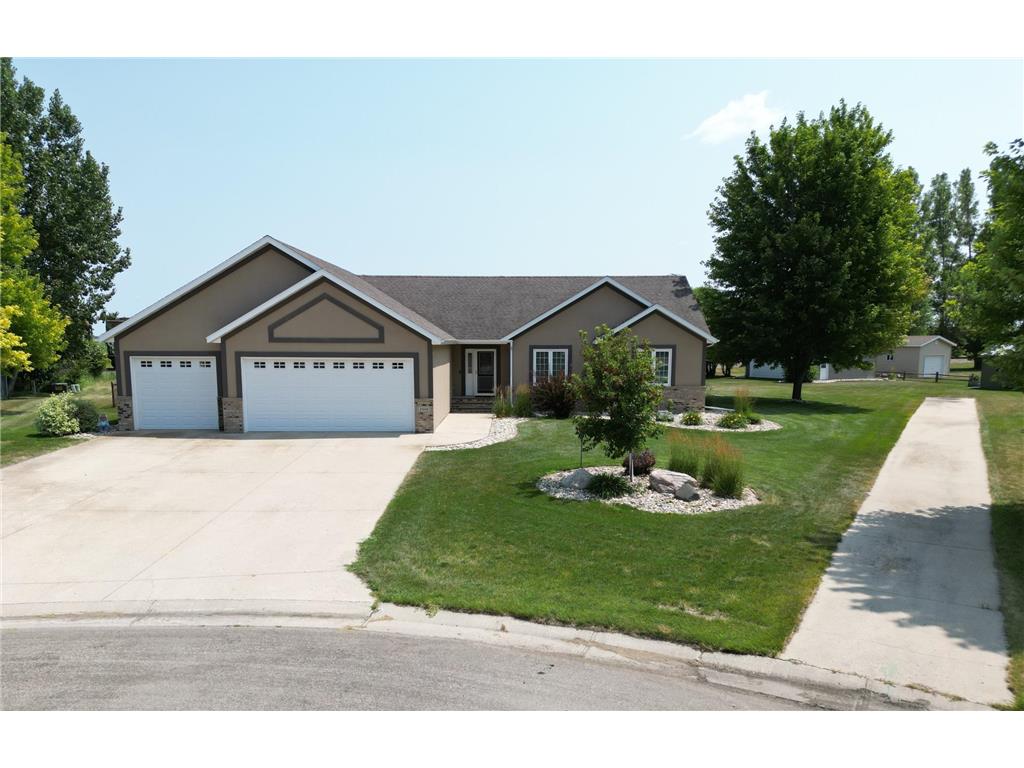 1949 51st Avenue N Moorhead MN 56560 7114591 image1