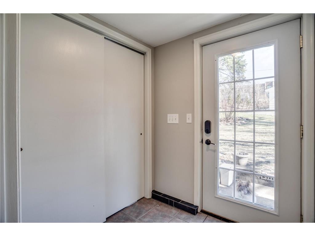 1949 E River Terrace Minneapolis MN 55414 7078761 image27