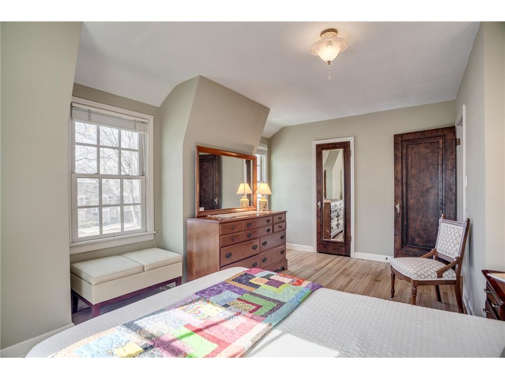 1949 E River Terrace Minneapolis MN 55414 7078761 image37