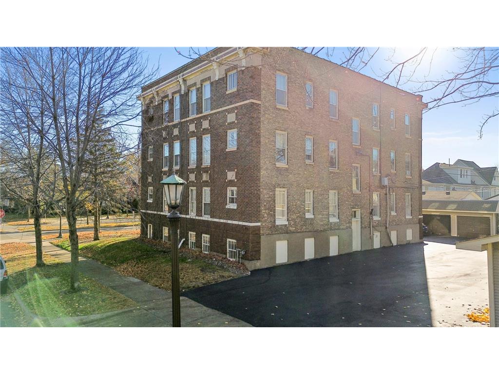 195 Lexington Parkway N Saint Paul MN 55104 7028626 image3