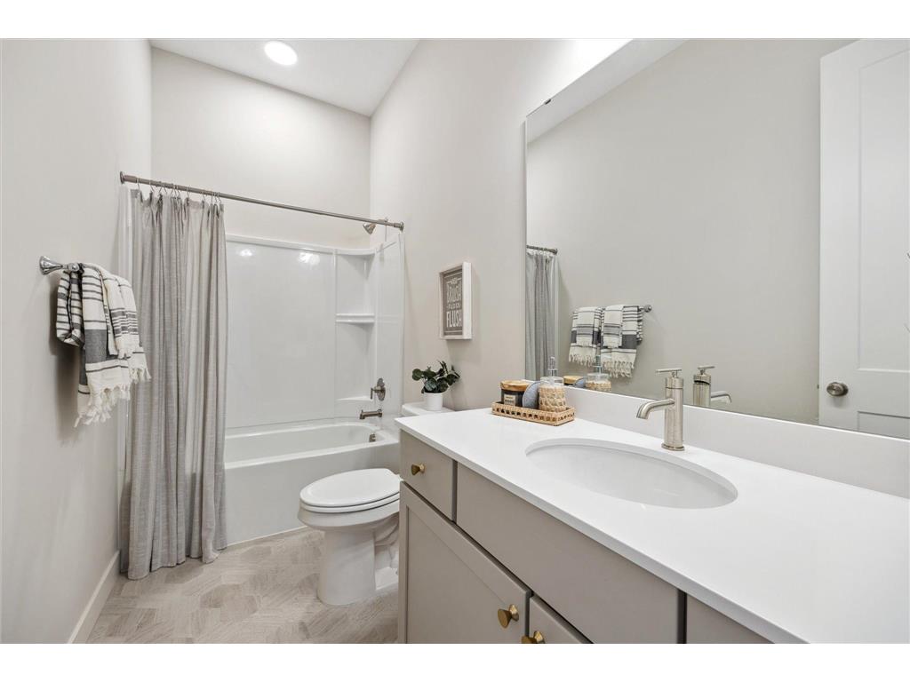 1951 Woods Point Waconia MN 55387 6801758 image30