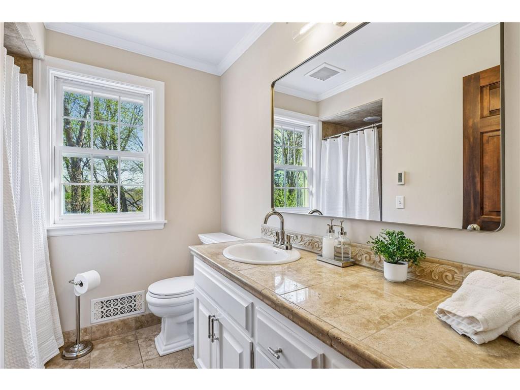 19515 Waterford Place Shorewood MN 55331 6774245 image18