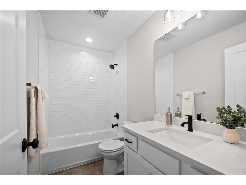 1952 Lusitano Street Shakopee MN 55379 7067005 image13