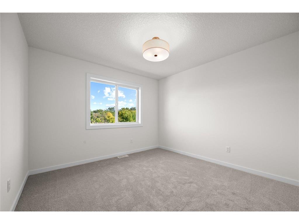 1952 Lusitano Street Shakopee MN 55379 7067005 image16