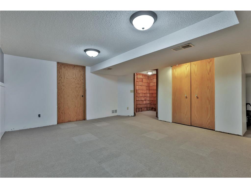 1952 Mckinley Street NE Minneapolis MN 55418 6825225 image36