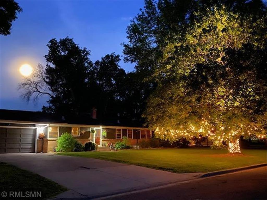 1952 Oak Knoll Drive White Bear Lake MN 55110 - Oak Knoll Pond 6805745 image2