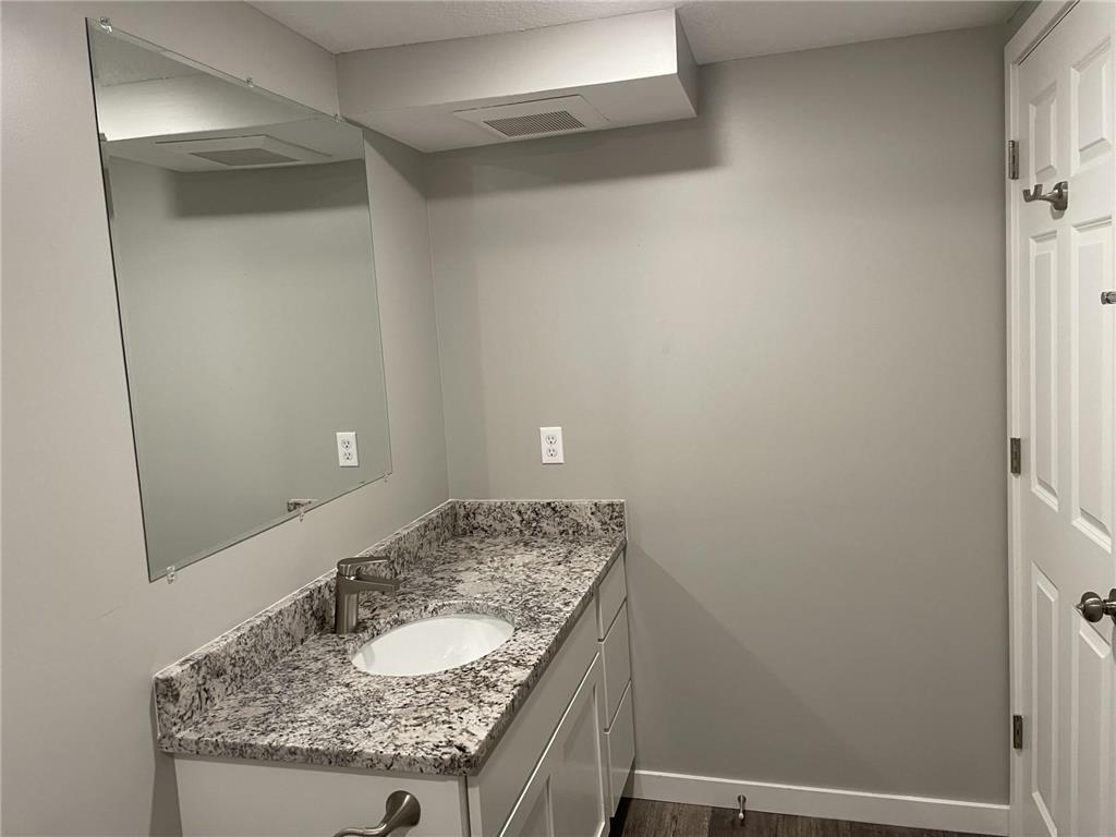 1952 Saint Clair Avenue Saint Paul MN 55105 7097546 image3