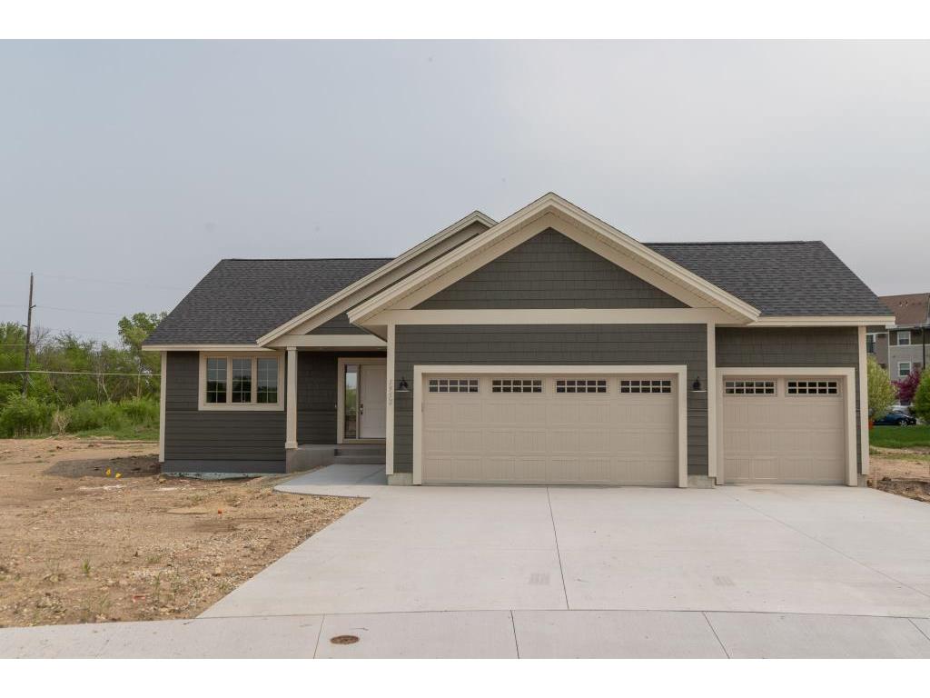 1952 Spruce Meadows Drive SE Rochester MN 55904 6397357 image1